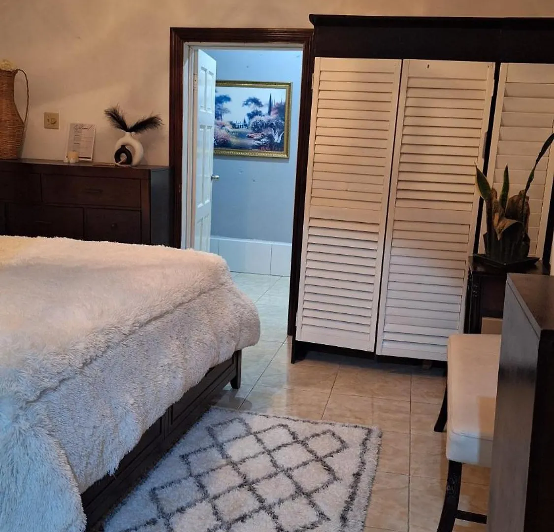 Mandeville Hideaway 0*,  Ямайка