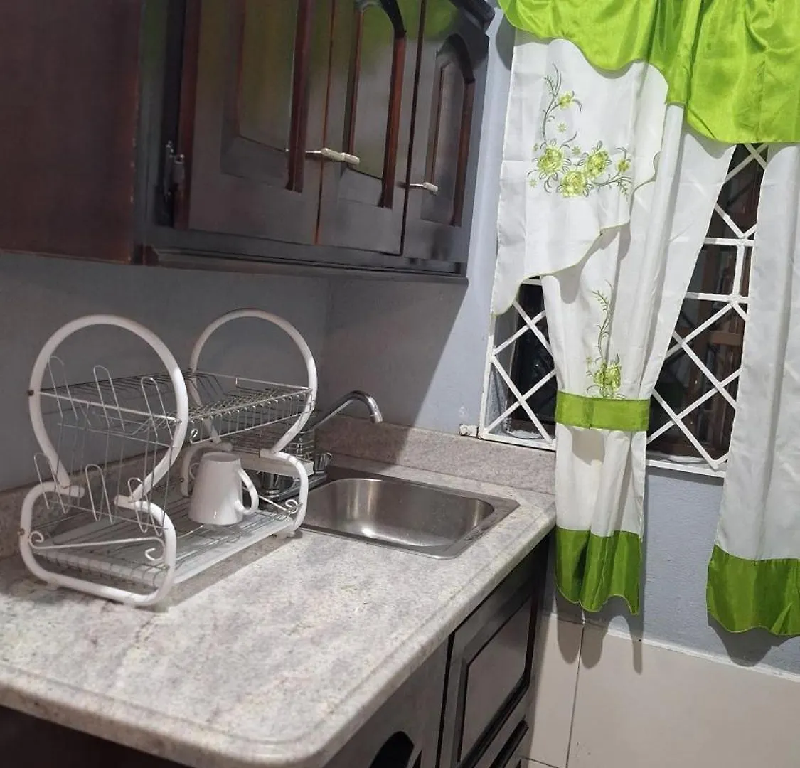 Mandeville Hideaway Апартаменты
